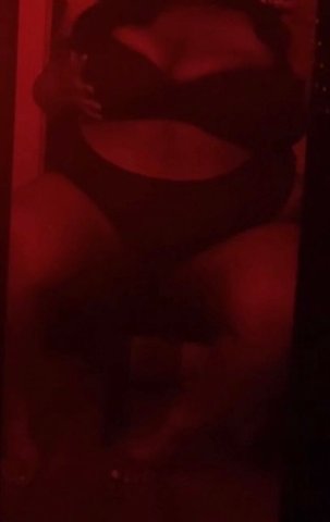 $80 SPECIAL OUTCALLS OR CARDATES ONLY!😋Pretty BBW with super big titties🍒and big ass 🍑that sound like gunplay during backshots, pretty feet you can 👅on and super wet 💦coochie no lube needed. Come get the luschious exotic experience 🫦💋 - 22 - 1