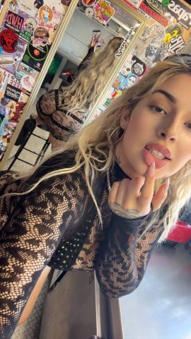 Bubbly Blonde Visiting 💜 - 22 - 1