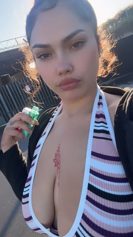 thick latina here to make you cum daddy lets have a good time 😘👅📲 - 22 - 1