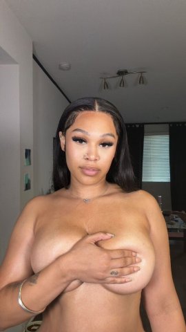 AVAILABLE NOW 💋 - 24 - 1