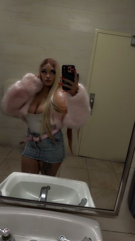 Puerto Rican BOMBSHELL 🤩💦 😉 VISITING TONIGHT! Outcalls‼ Anywhere 😘 - 23 - 1