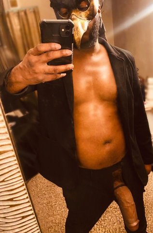 Straight upscale 9" hung BBC Bull pleasure for mature, single women and couples only - 1