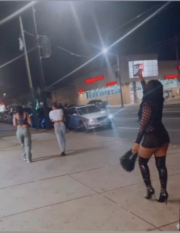 Car date !!!!dee dee has arrived in your city. im real we can ft verify incall only/carplay - 23 - 1