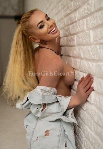 Marta, agency Genoa Escort. Last seen online: 9.7.2026 - 28 - 1
