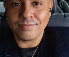 Chicago escorts - TALL LATINO GENTLEMAN