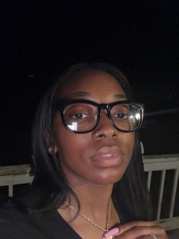 Sweet girl looking for her favorite person - 28 - 1