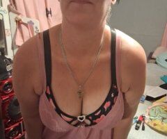 Kansas City escorts - milf molly red hot incall orcar date adult fun specials now