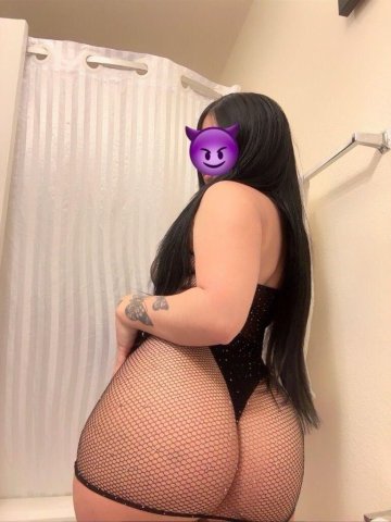 Hi love, I'm available, you can also write to me on WhatsApp - 26 - 1