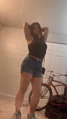 Wet Tight Young Girl Ready To Make You Bust 💦🥰💋 Onlyfans.com/bellababyyy2003 💕🥰💗 - 20 - 1