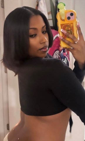 Afro-Latina - 27 - 1
