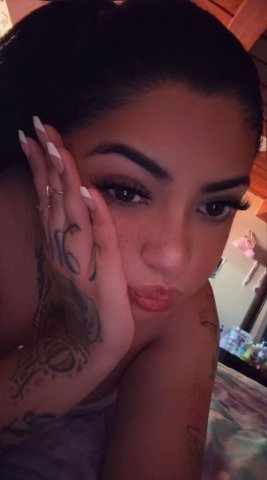 fun size pretty face 😇💋💋🍑facetime shows /24"7 - 22 - 1