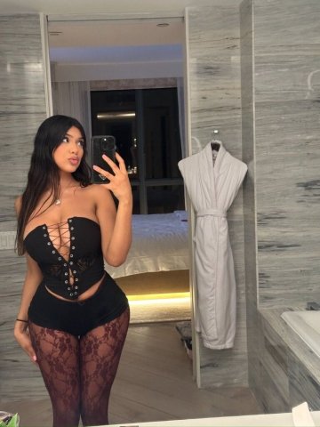Nina - 22 - 1