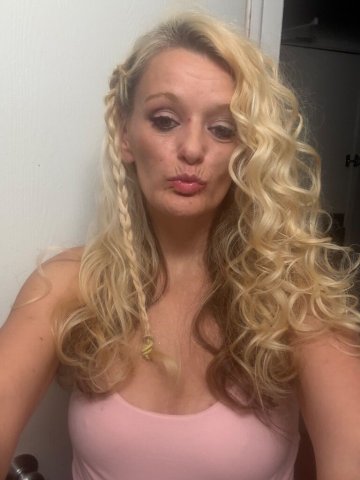 A blonde bombshell that will rock your world - 36 - 1