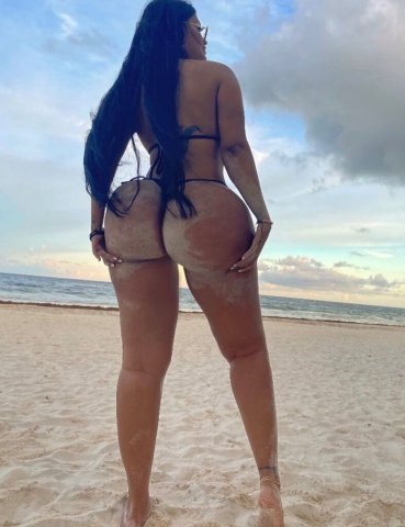Soy una Hermosa Latina🍌🎁 independiente que solo busca pasarla bien y hacerte disfrutar de un rico momento de pasin luego de una larga jornada de trabajo😋🌺 - 24 - 1