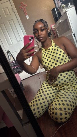 Slim thick treat 🍭 Facetime shows💗 - 21 - 1