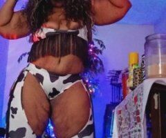 YElla Thick thighs on Deck! Asked about Caution while im here lets Wrap my thick around your 🧣 juuices 🥵🤤 - 39 - Image 12