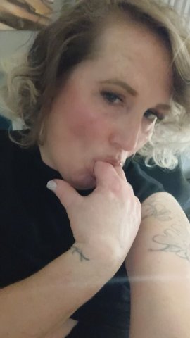 Only taking appointments until tomorrow morning .Hope to see my favs and perhaps make some new friends AND PLEASE!! Read the ad. it's there for a reason😘 - 99 - 1