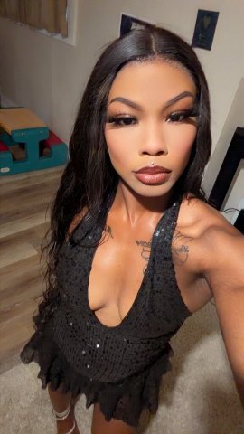 Magnetic. Refined. Unforgettable. 💋 - 21 - 1