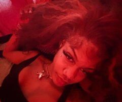 Dark skin soft curves and a confidence you can feel before I even speak🫦52 and seasoned just right… I don’t chase attention I attract it If you can handle a woman who knows her worth and isn’t afraid to show it come closer🥴 CAR DATE/OUTCALL - 20 - Image 2