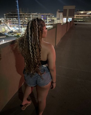 Yes im available for all meet ups outcalls and car dates 💋 - 25 - 1