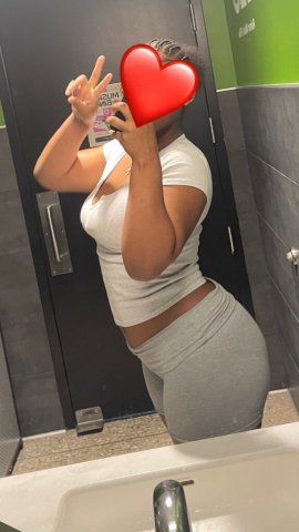 Fat 💦Juicy🍓 Wet🍯🫧 ready to be stuffed daddy😍 come play💋 - 18 - 1