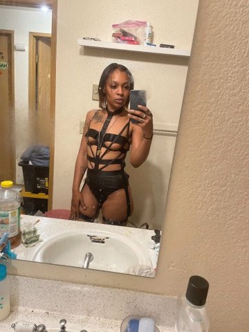 Come See Ms.Pretty Pussy - 28 - 1