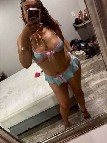 NEW IN TOWN AND FETISH FRIENDLY - 22 - 1