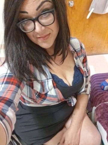 Home alone, sexy and wet - 34 - 1