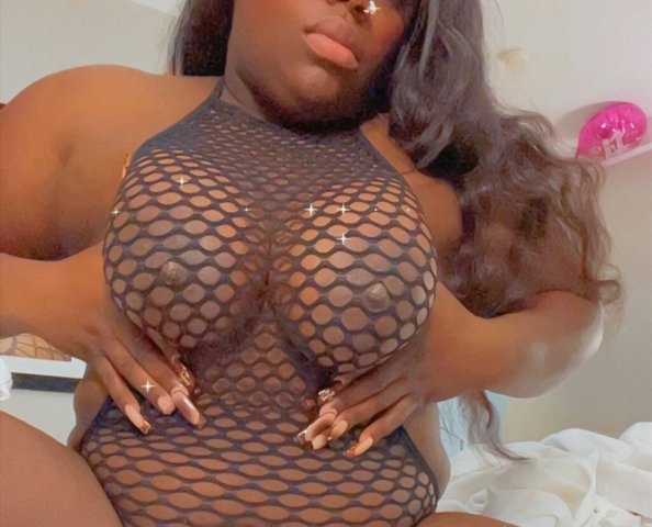 Hi guys im near ur town lets have a great time - 28 - 1