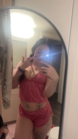 Don’t be shy, cum message me and say hi 💓 - 21 - 1