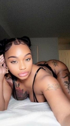 Your Favorite Dreamgirl - 21 - 1